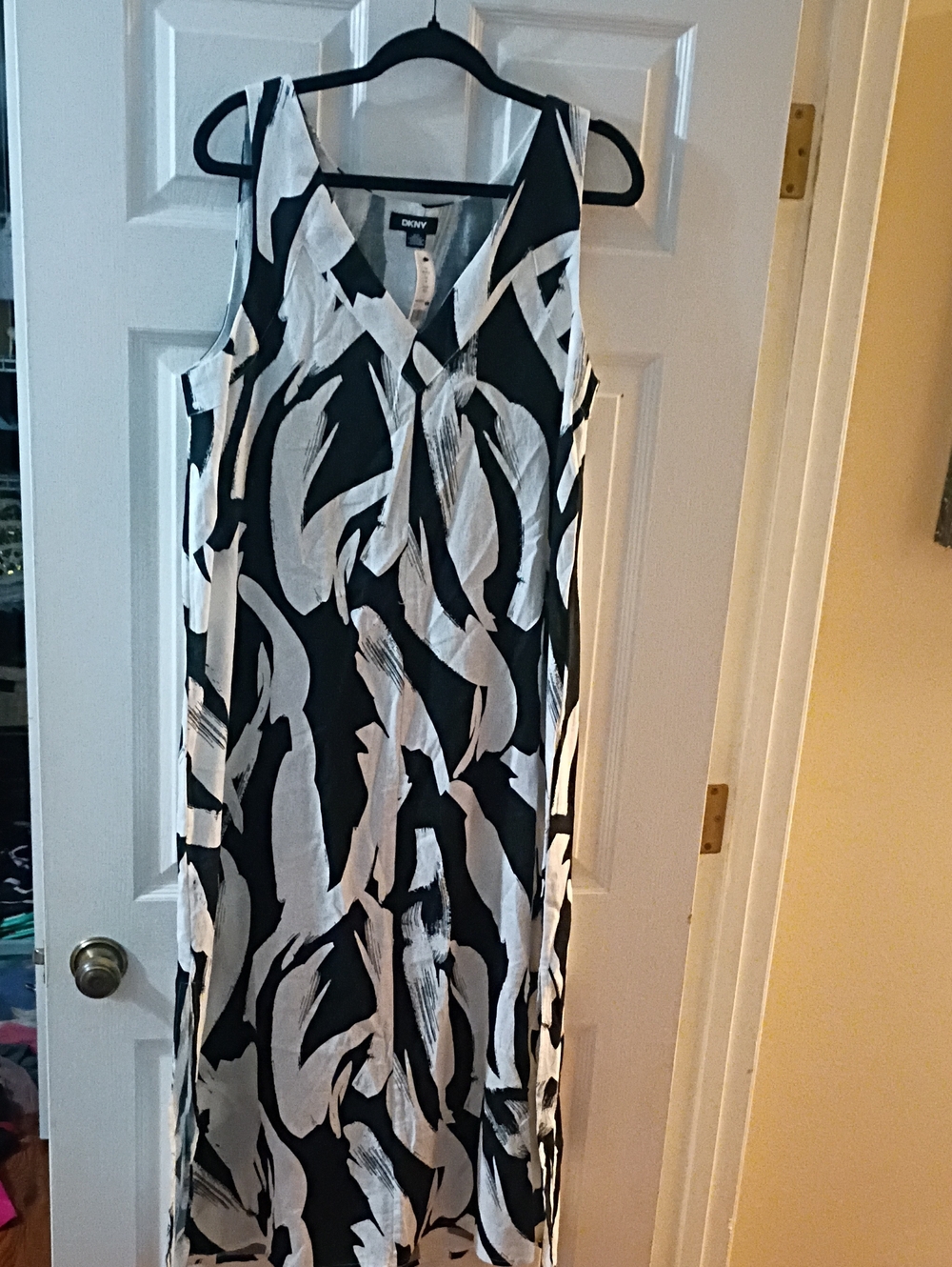 DKNY Black and White V-Neck Sleeveless Maxi Dress